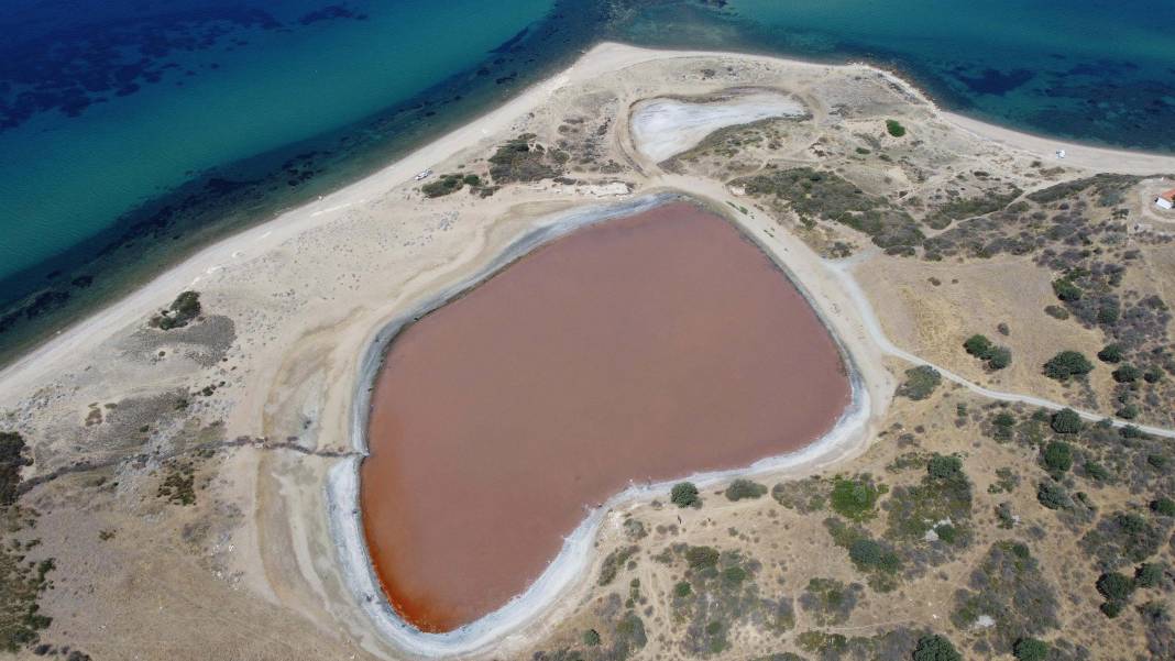 Çanakkale’de korkutan manzara köşe bucak her yeri beyaz köpük sardı 4